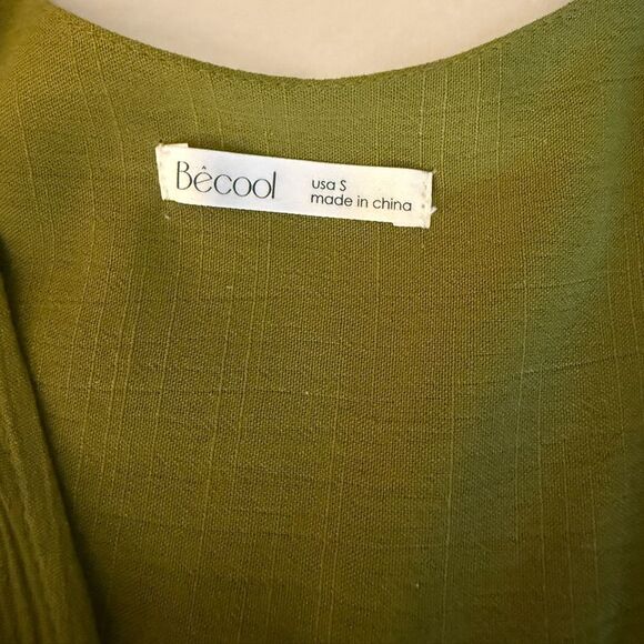 NWOT Be Cool Pleated Wrap Wide Leg Jumpsuit. Green. Size Small. - Picture 8 of 10